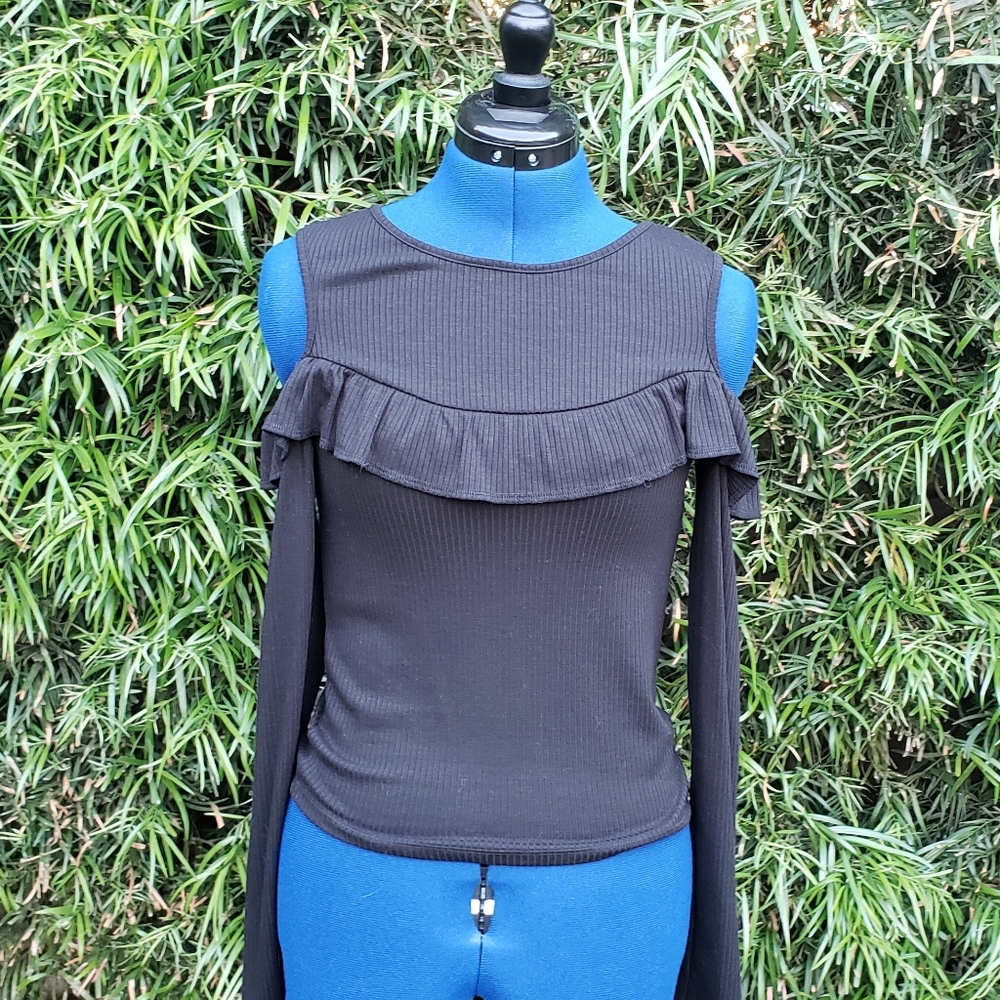 Fitted Long Sleeve Black Top